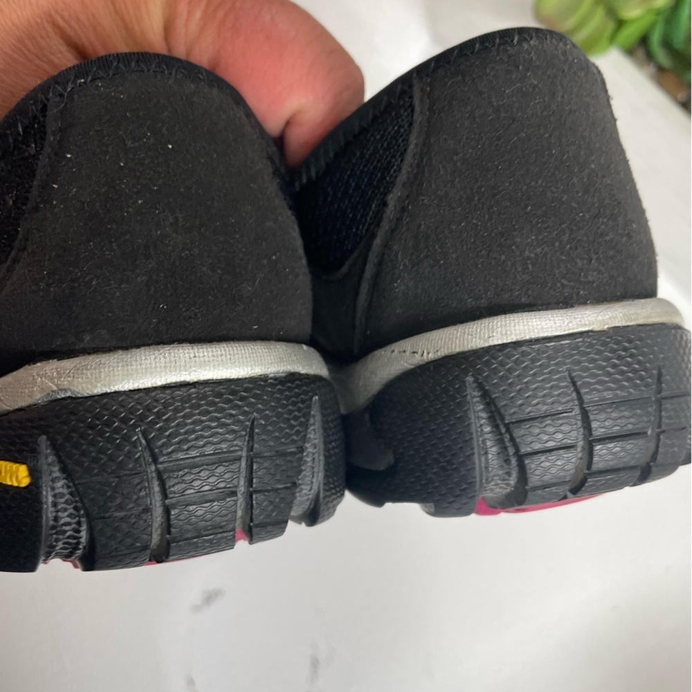 Abeo Women's Black Mary Jane Shoes - Picture 4 of 6